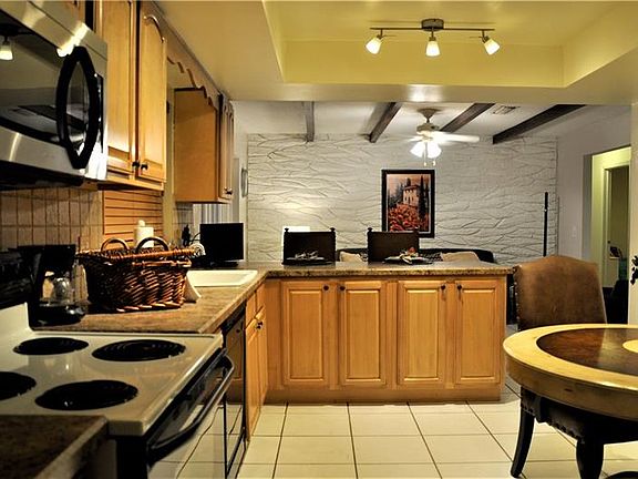 2nd image of 231 Ivy Farm Ln