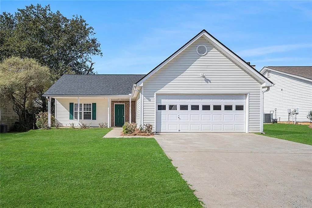3 bed, 2.0 bath, 1727 sqft, $2,350 — Photo 1