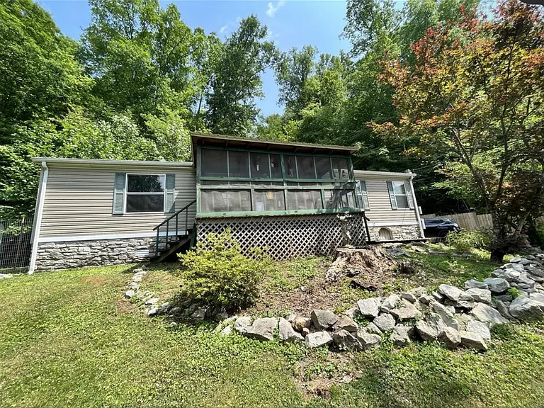 1306 Lawrenceburg Hwy — Photo 1