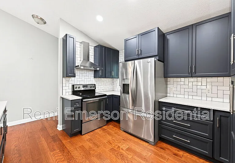 116 W 5th St — Photo 6