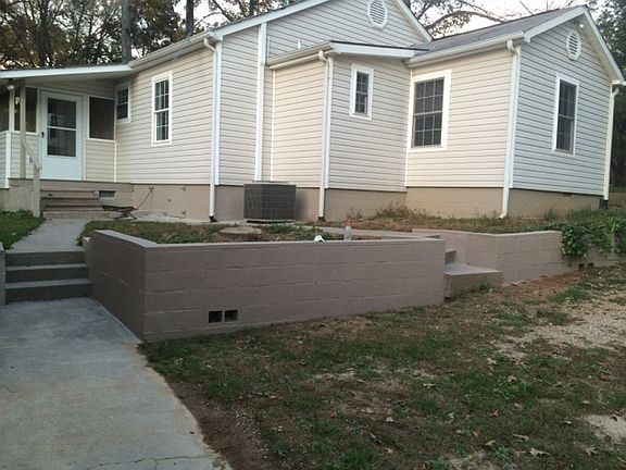 doorway to screened in porch