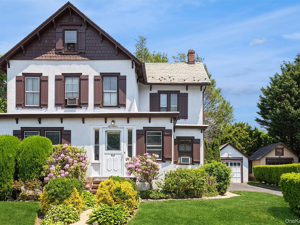 1st image of 17 Crampton Avenue