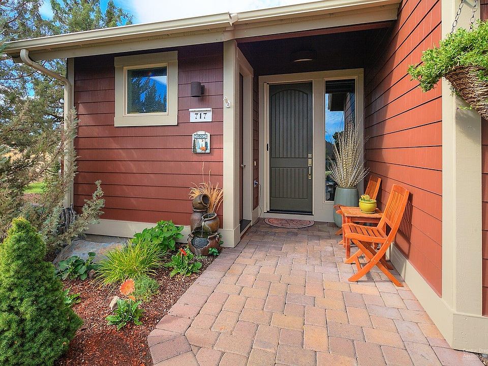 1st image of 717 Sagebush Ct