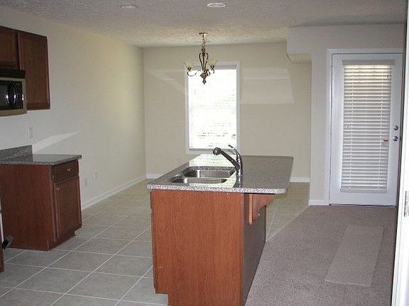 5th image of 1527 Drakestone Ct Unit 2