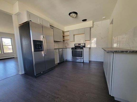 3rd image of 2710 N 75th Ave #2N