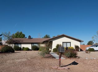 14074 Chogan Rd, Apple Valley, CA 92307