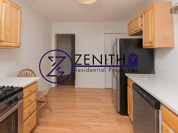 5th image of 376 Washington St APT 2