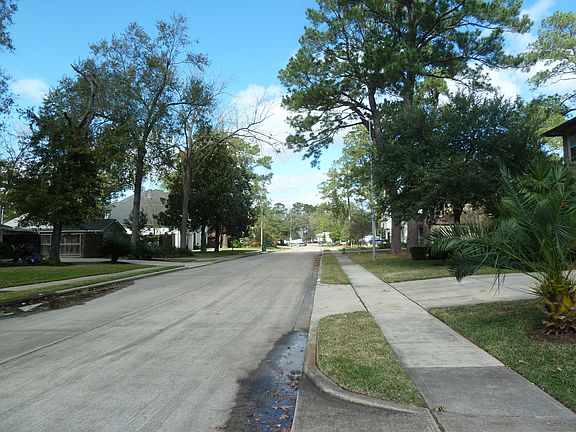 2nd image of 1514 Glourie Dr