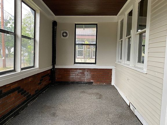 5th image of 1637 Jefferson Ave SE