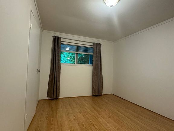 5th image of 980 Wildwood Ln