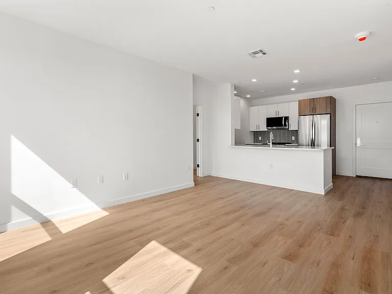 40 Centre — Photo 14