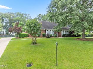 108 Falling Leaves Dr, Warner Robins, GA 31088