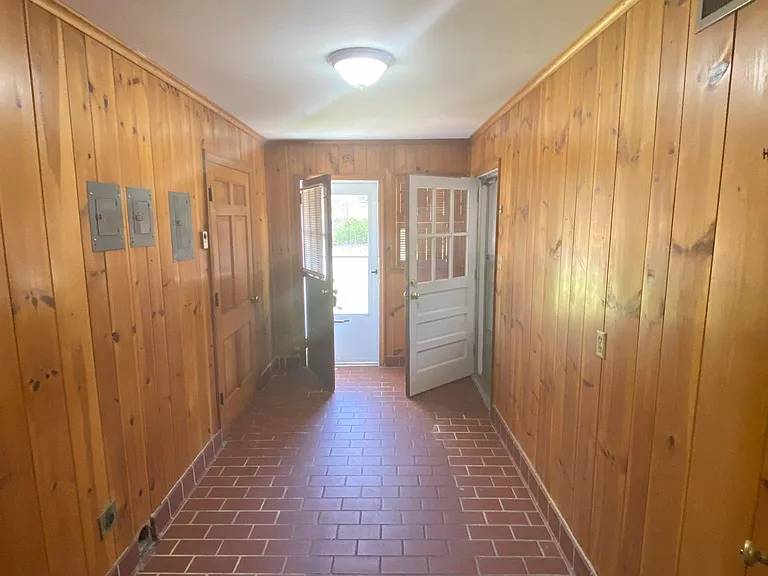 2400 E Blackstock Rd — Photo 26