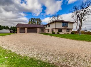 2N706 Howard Rd, Maple Park, IL 60151