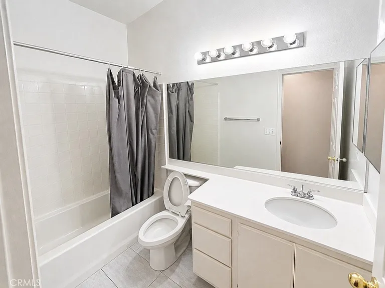 7000 Fontaine Pl — Photo 16