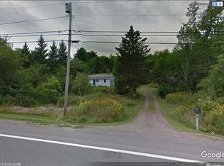 1524 N Main St, Winterport, ME 04496