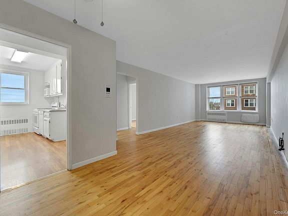 5th image of 14 Westview Avenue #310