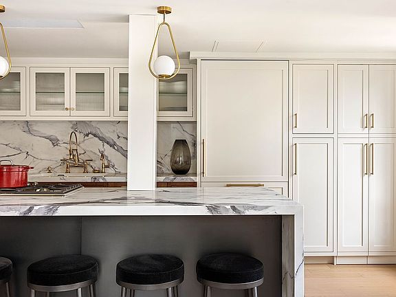 5th image of 230 E 50th St #10AB