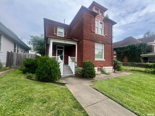 1026 N 8th St, Quincy, IL 62301