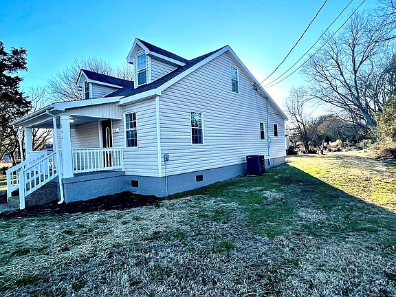 3rd image of 156 Railroad Ave