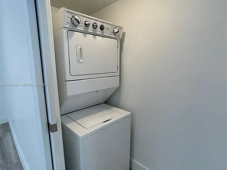729 Meridian Ave #10 — Photo 16