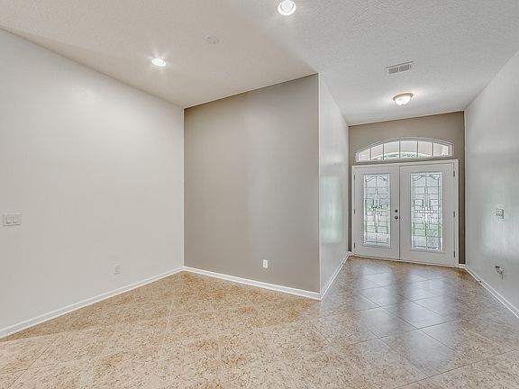 5th image of 190 Queen Victoria Ave
