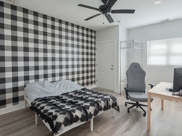 4005 N Bell Ave #1 — Photo 2