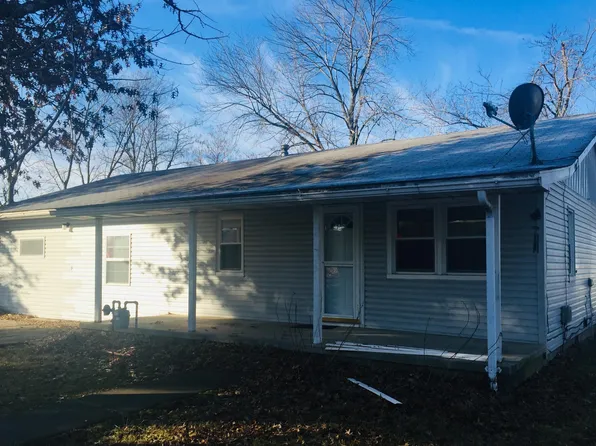 400 S Rea Ave, Mc Leansboro, IL 62859
