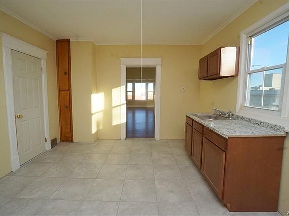 3rd image of 1612 Bailey Ave