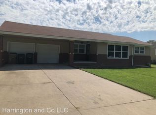 704 Walnut St, Halstead, KS 67056