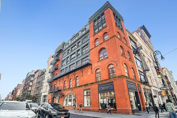 Rented by Brown Harris Stevens | media 32