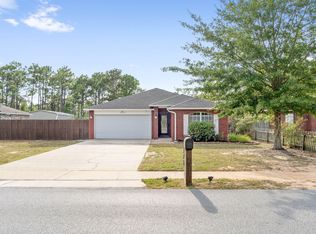 2275 Pawnee Dr, Navarre, FL 32566