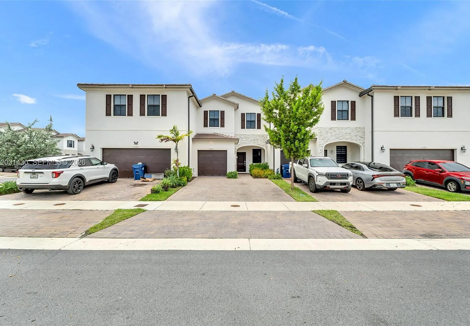 3 bed, 2.5 bath, 1331 sqft, $2,900 — Photo 1