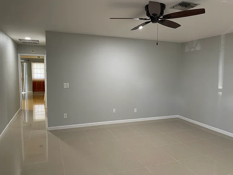 3633 Country Club Blvd #1 — Photo 15