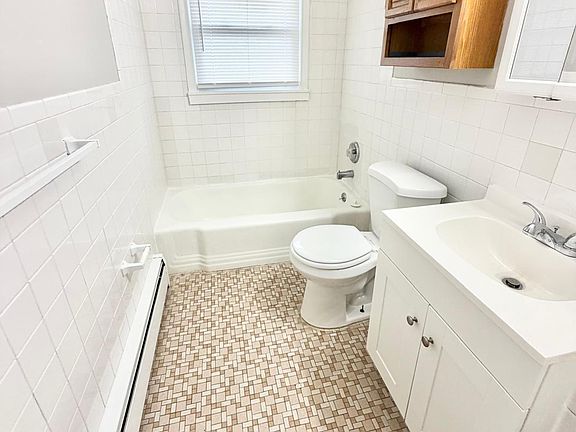 2nd image of 281 Augur St #2R