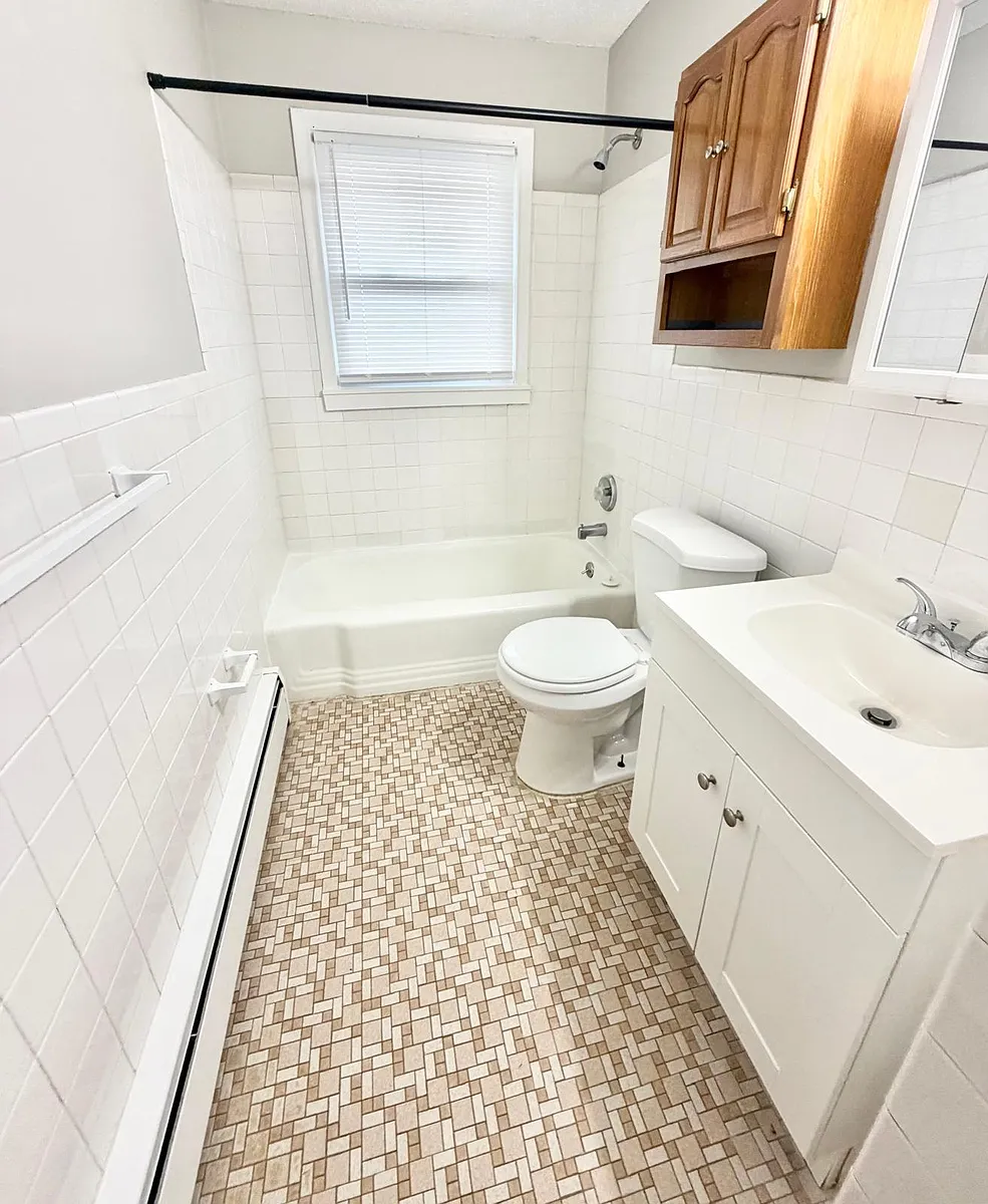 Building Photo - 281 Augur St #2R
