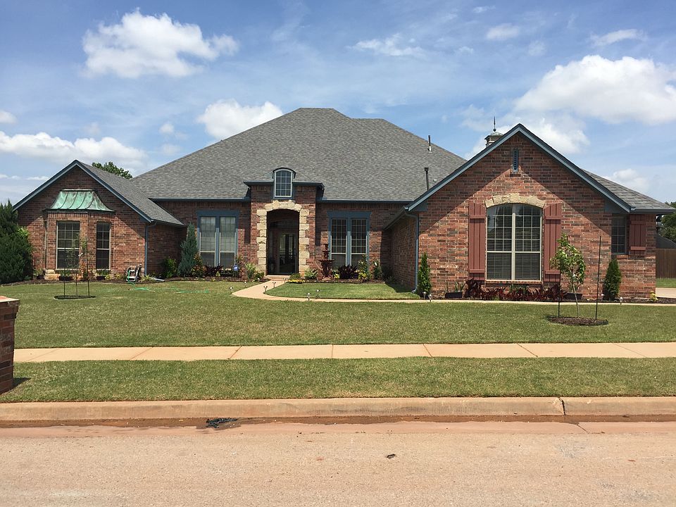 1st image of 605 NW 151st Cir