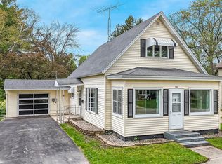 216 Maple St, Redgranite, WI 54970