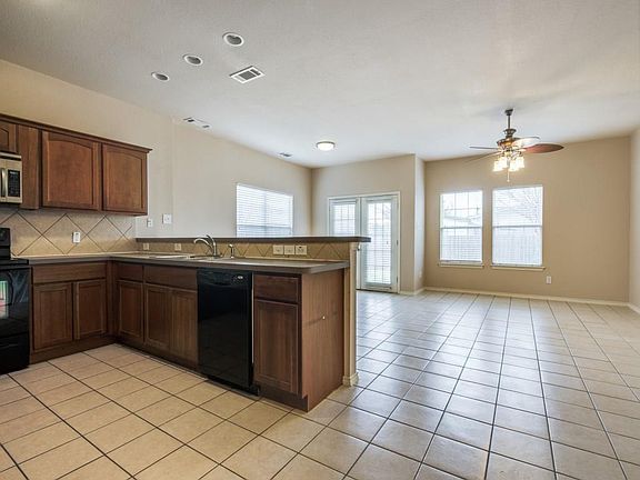 5th image of 468 Castleridge Dr #B