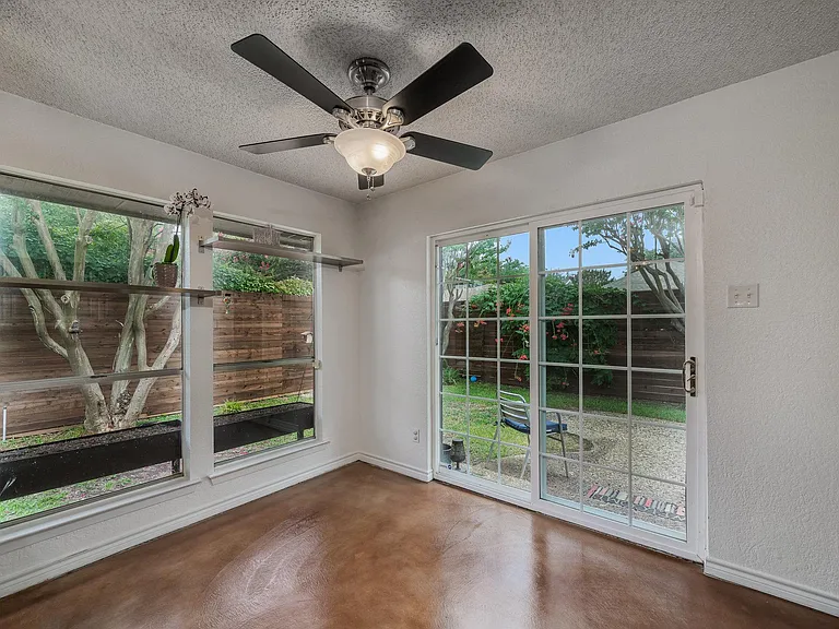 6009 Spring Flower Trl — Photo 12