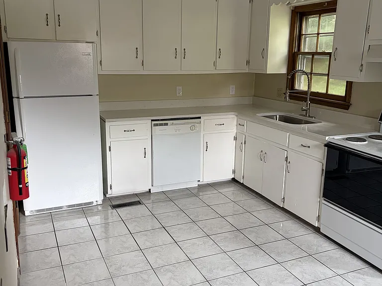 126 Sycamore Dr #126 — Photo 8