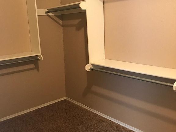 5th image of 2904 NW 45th Pl APT B