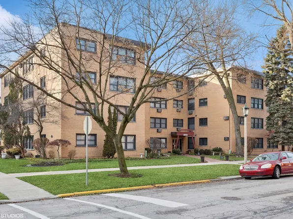 500 Washington Blvd APT 106, Oak Park, IL 60302