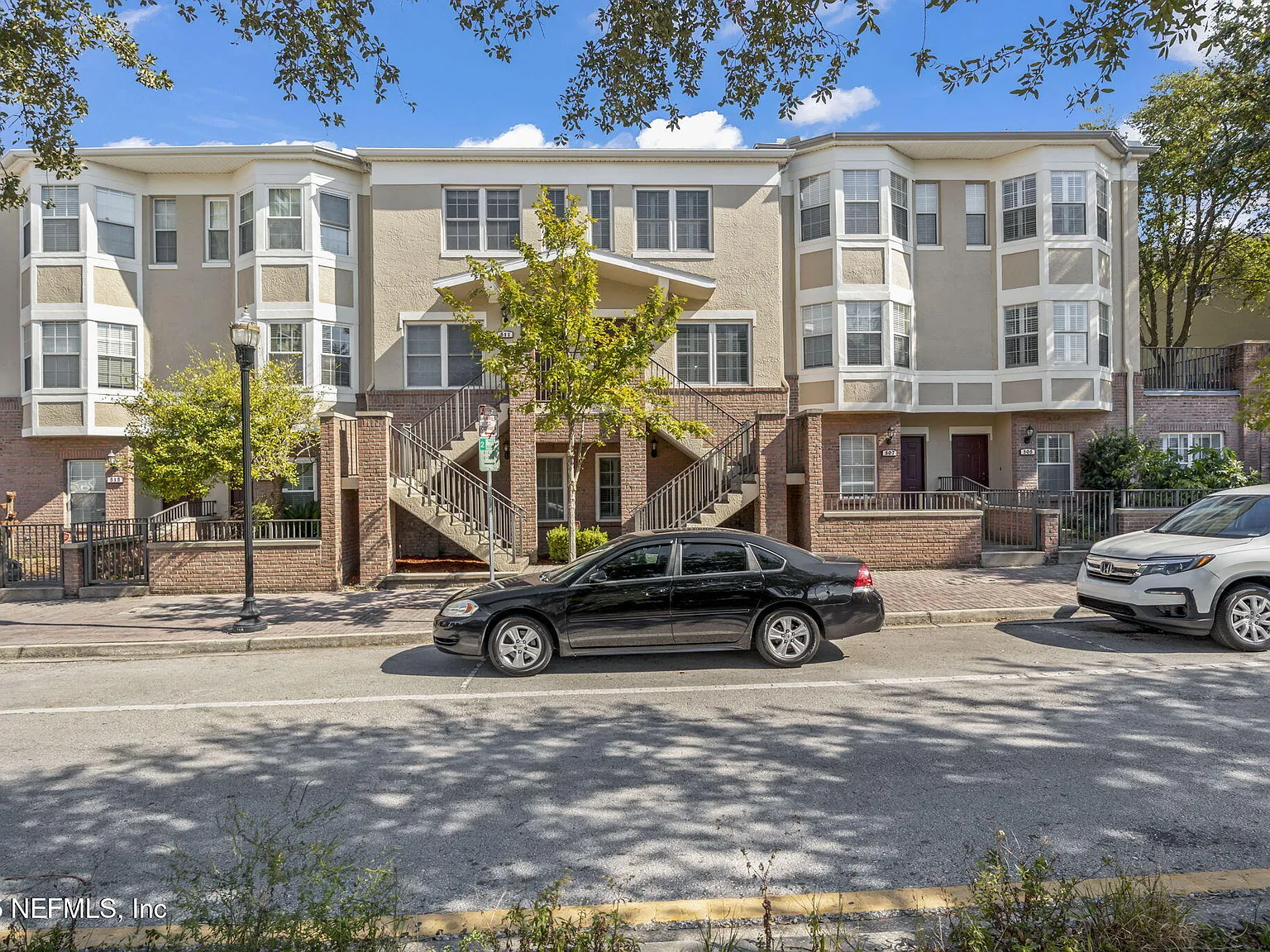 3 bed, 3.5 bath, 1530 sqft, $2,850 — Photo 2