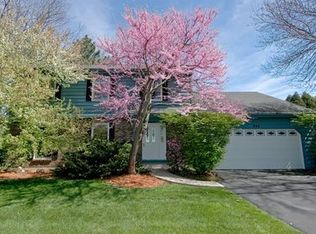 643 Surrey Ln, Algonquin, IL 60102