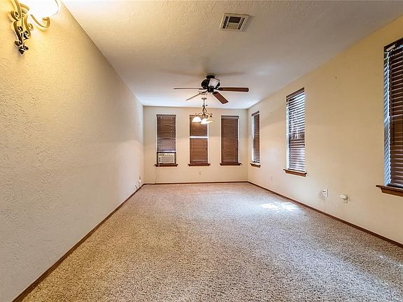 4th image of 1312 Shelley Ave