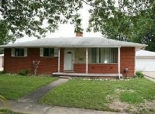 810 Briarwood Ln, Fenton, MI 48430