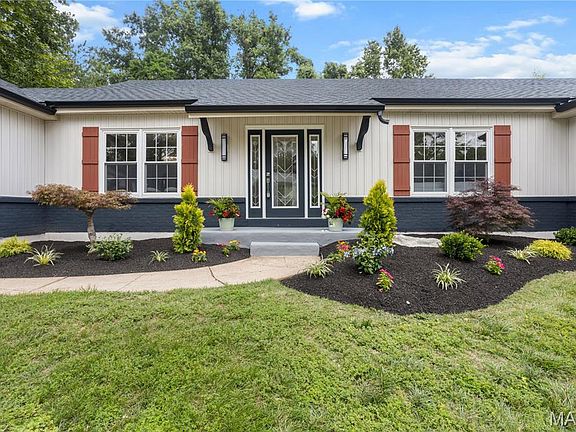 3rd image of 394 Branchport Dr