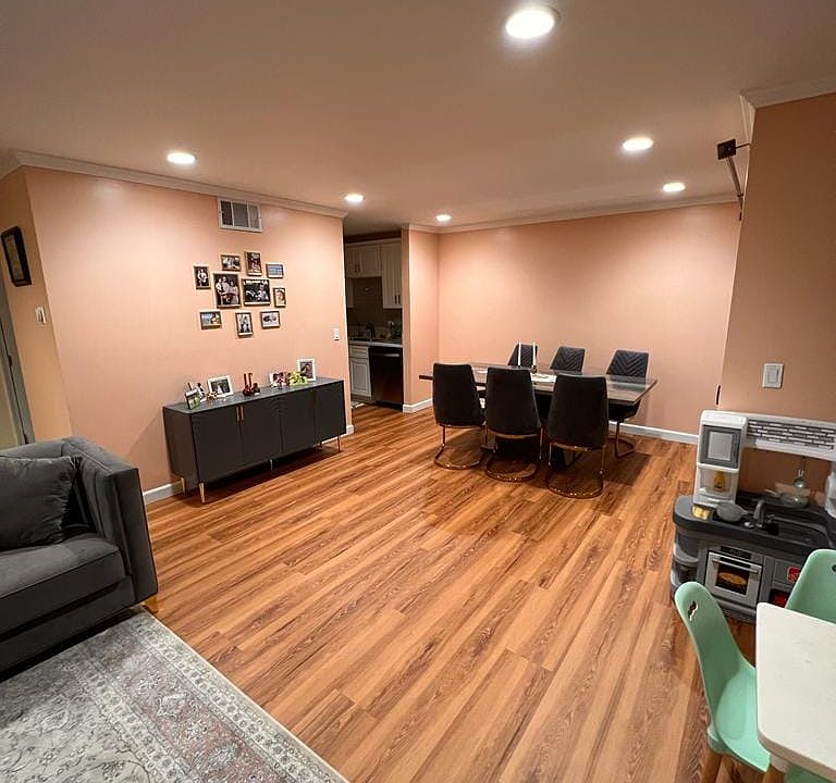 1st image of 10500 Sunland Blvd Unit 3