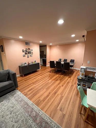 10500 Sunland Blvd #3 Photo 1